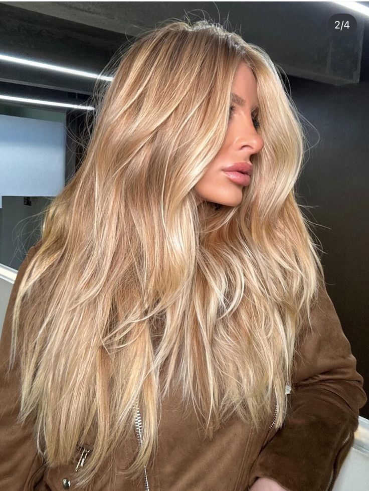 Balayage Miami – Soft, Seamless, Lived-In Blonde That Looks Effortless