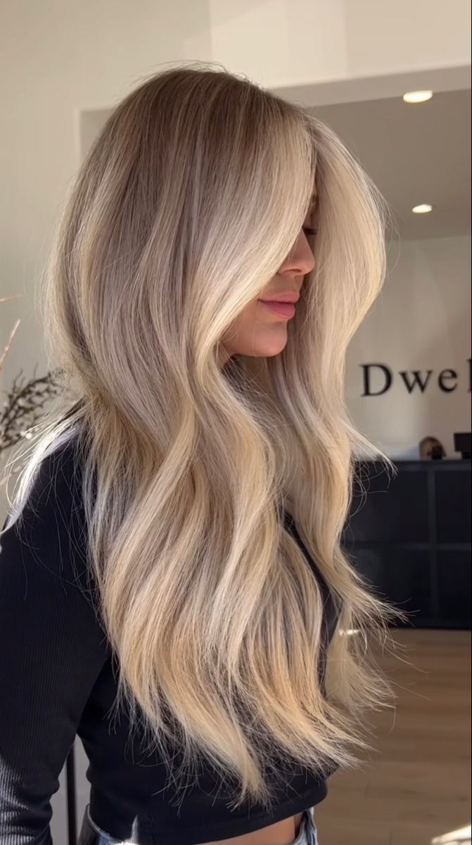 What’s the Difference Between Balayage, Highlights, and Airtouch?